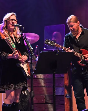 Live concert by Tedeschi Trucks Band